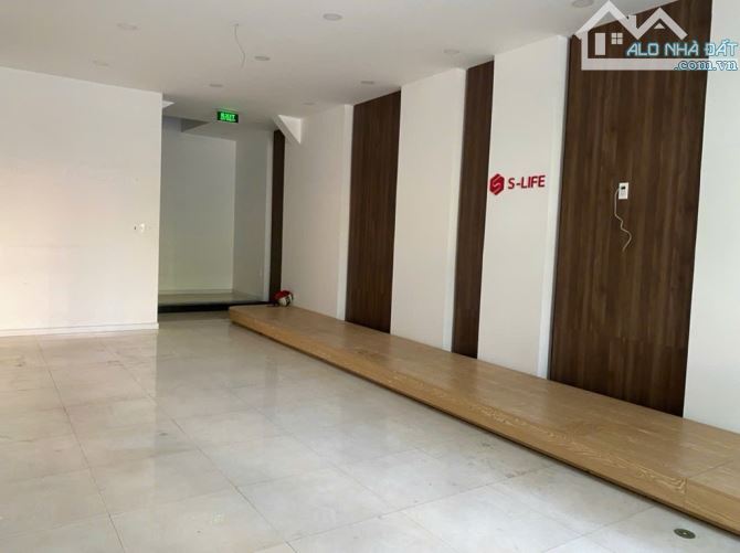 🎉🎉Toà nhà 2 tầng Để trống 2 tầng làm văn phòng ok - 2
