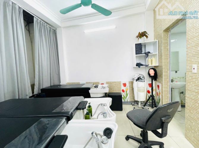 Cho thuê nhà mặt phố Giáp Nhất, Thượng Đình, Thanh Xuân. DT 65m x 5 tầng, giá 28tr - 2