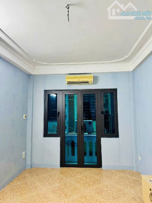 BÁN NHÀ CẦU GIẤY, 5 TẦNG * 30M/TẦNG, MẶT TIỀN 3,3M. GIÁ 7,95 TỶ - 2
