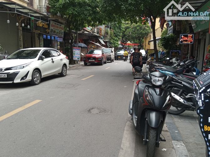 Rẻ hơn thị trường 40% mặt phố Hàng Buồm, Lãi 887 tỷ - 425m2 Mặt tiền 16.5m, Giá 218 tỷ - 3