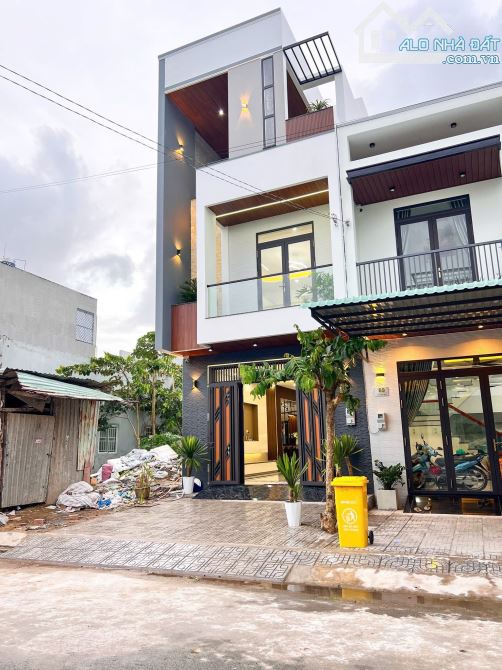 Nhà KDC Hồng Loan, 1 trệt 2 lầu full nội thất, dọn vào ở ngay, pháp lý đầy đủ - 3