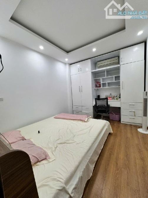 CẦU GIẤY- DOÃN KẾ THIỆN- DƯỚI 5 TỶ 1 CĂN DUY NHẤT 5 TẦNG NGÕ THÔNG GẦN PHỐ - 3