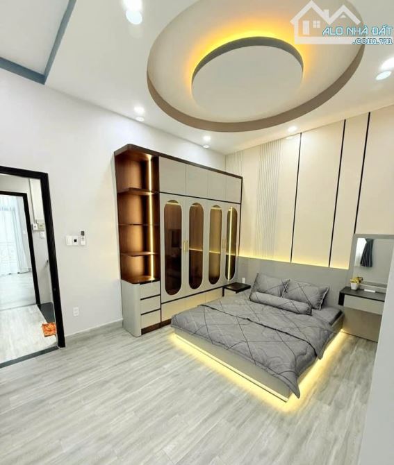 Bán nhà p. Phú Thuận, Quận 7, hàng xóm Phú Mỹ Hưng, 70m2, 7.x tỷ, shr - 3
