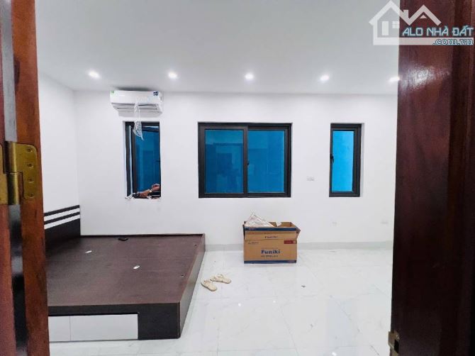 LÊ QUANG ĐẠO - NHÀ ĐẸP - FULL NỘI THẤT - Ô TÔ GẦN - 30/35M2*5T - GIÁ 7.5 TỶ - 3
