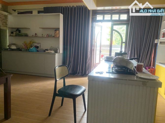 BÁN Nhà MT Nguyễn Thái Học, Q1 - Ngang 7m Cực Hiếm - DT: 7m x 20m - Giá: 85 Tỷ - 3