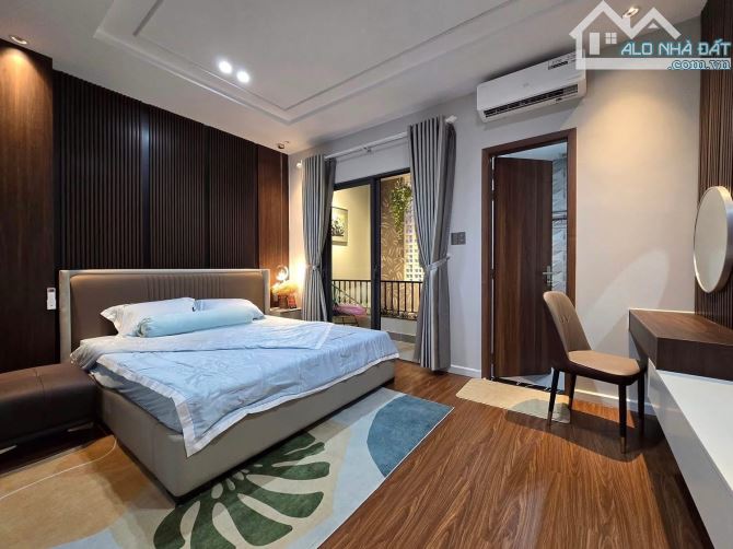 **Bán nhà p10, Tân Bình, CHDV Mặt tiền Trần Văn Quang; 5x17,5m - 20 phòng - 3