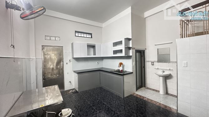 Bán gấp nhà Nước Mặn 2, diện tích 100m2, 3 phòng ngủ, gần sông - 3