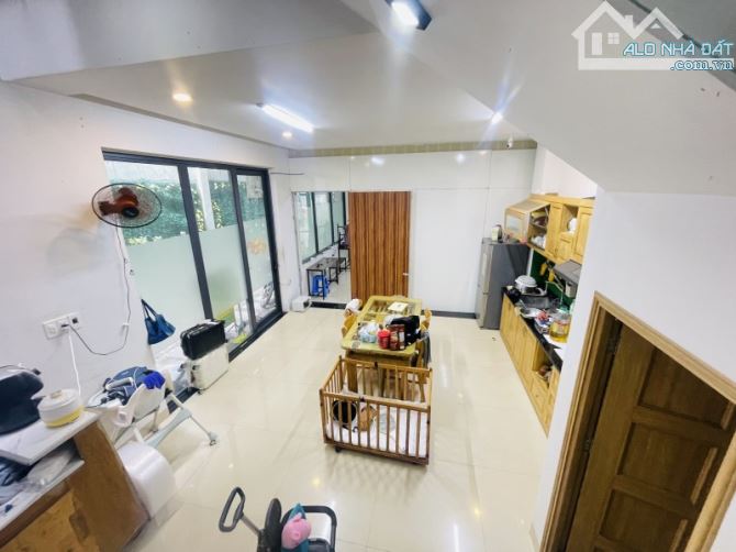 # MT Nguyễn Tri Phương đường 10.5m, 230m2, 3 tầng còn mới, đoạn Kinh Doanh Thịnh - 3