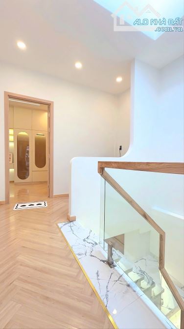 Siêu Hiếm! Bán Biệt Thự Sân Vườn 2 Tầng Lầu DTCN 100m2  Ngay TT Bình Thạnh - Chỉ 8,65 tỷ - 3