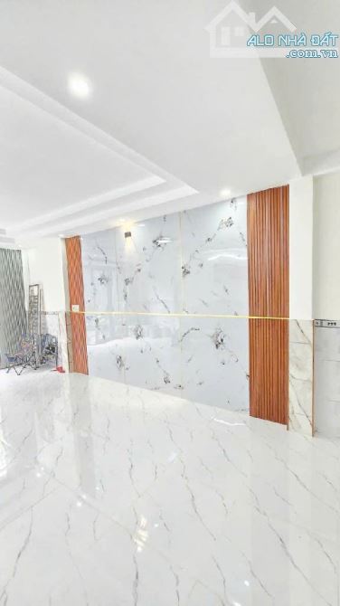 Bán nhà 3 tầng mới đẹp, 32m² (4x8), Hẻm xe hơi Lê Đình Cẩn, gần Chiến Lược, chỉ hơn 4 tỷ - 3