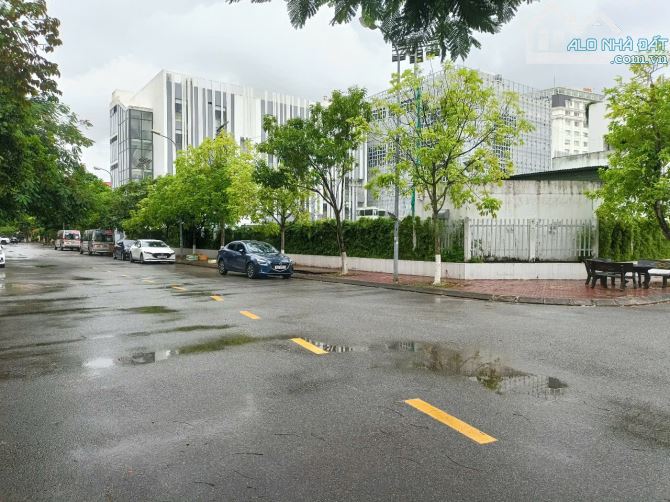 Bán đất Biệt Thự Sao Đỏ, Anh Dũng, Hưng Đạo, Hải Phòng. Diện tích : 300m2 - Mặt tiền 15m - 3
