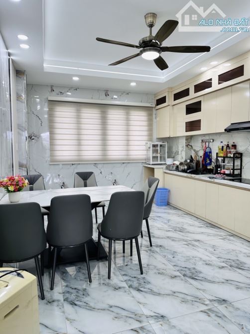 NHÀ ĐẸP 5 TẦNG GẦN MẶT TIỀN – HẺM XE TẢI 8M – GẦN HÀ HUY GIÁP, CAO ĐẲNG ĐIỆN LỰC – CHỈ 6 T - 3