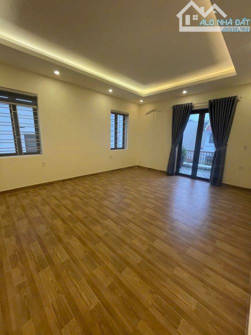Bán căn biệt thự sân vườn khu Quán Nam - Lê Chân - DT 200m - Mt 10m - 3