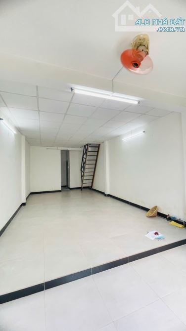 HẺM XE TẢI THÔNG 6M TRƯỚC NHÀ - XÔ VIẾT NGHỆ TĨNH, BT - 45m2 - 8,6 T.Ỷ - 3