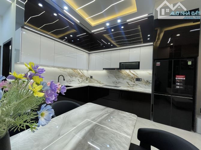 NHÀ MẶT TIỀN 5m5 TRẦN XUÂN LÊ , NỘI THẤT VIP - 3