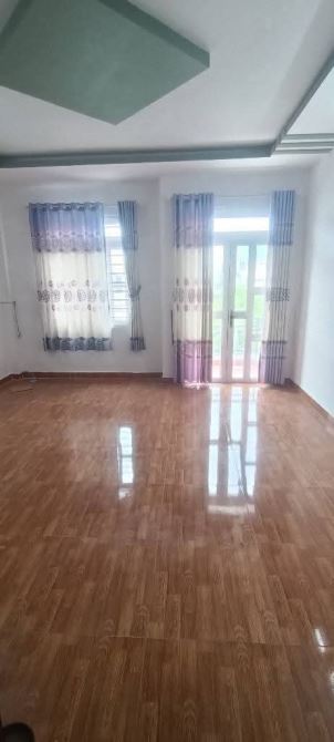 LÊ ĐÌNH CẨN BÌNH TÂN 4 TẦNG .NGANG LỚN 5 X13 SỔ NỞ HẬU TÀI LỘC CÓ 6 PHÒNG NGỦ HẺM XE TẢI 6 - 3