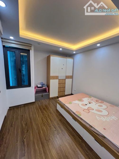 BÁN NHÀ CẦU GIẤY - VỊ TRÍ TRUNG TÂM - GẦN NHIỀU TRƯỜNG ĐẠI HỌC - DT 34M2, GIÁ HỢP LÝ - 3