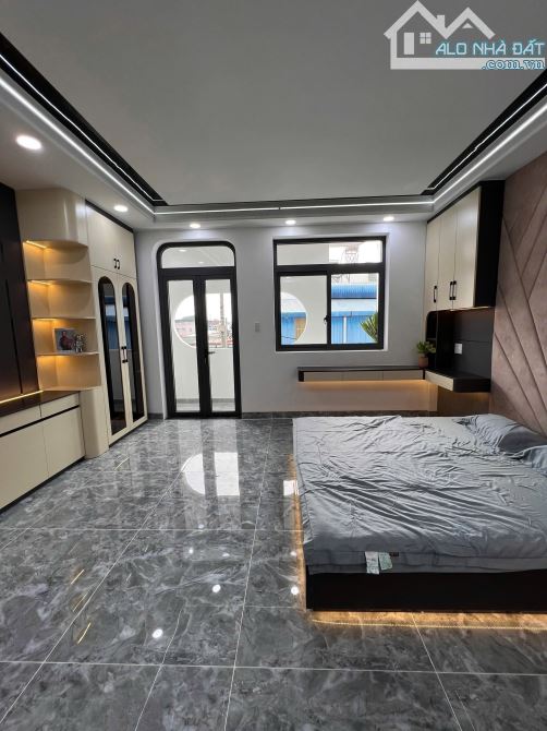 Nhà 4 tầng nội thất cực đẹp thiết kế hiện đại đường 24 Linh Đông - 3