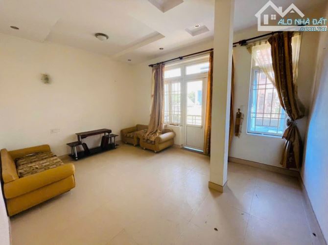 BÁN NHÀ Ở GIA ĐÌNH 1 TRỆT 2 LẦU MẶT TIỀN TÚ XƯƠNG P4,TP.VŨNG TÀU,115M2 GẦN BIỂN GIÁ 12 TỶ - 3