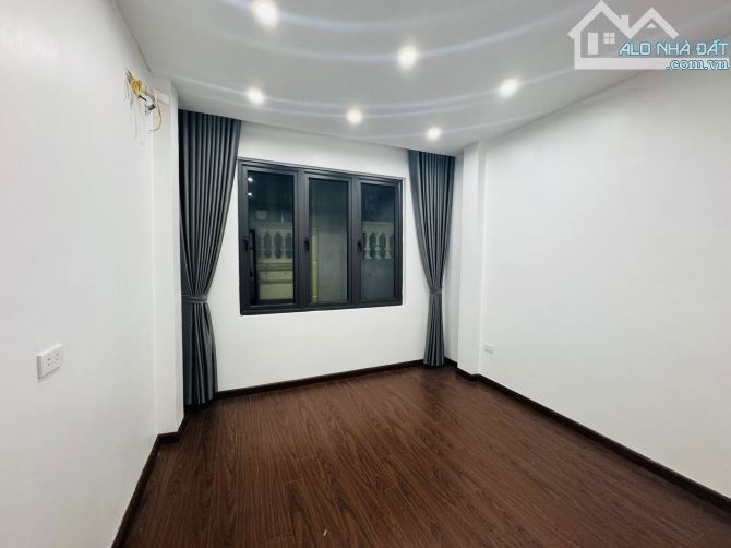 Nhà 4 tầng, 4 ngủ, 35m2, ngõ 377 Nguyễn Trãi, Tân Triều, nhỉnh 6 tỷ, sđcc, cách oto 40m. - 3