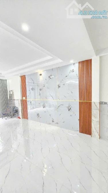 🏠 NHÀ 3 TẦNG MỚI TINH - SHR-HẺM XE HƠI SÁT MẶT TIỀN - FULL NỘI THẤT💰GIÁ 4.5 TỶ(TL)💥 - 3