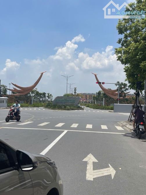 Ngô Xuân Quảng/ Đất 60m x 4m tiền x 8.2 tỷ/ Ô Tô Tránh, 2 mặt ngõ, KD Siêu đẹp - 2
