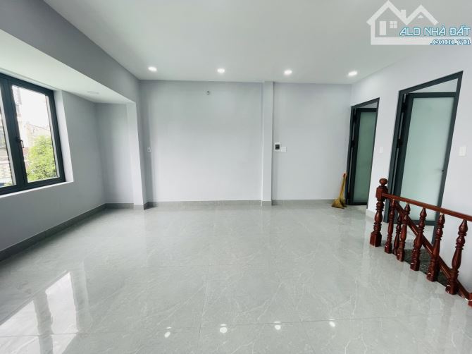 mặt tiền số..ngang rộng dài vi vu...giá cực tốt.hẻm ôtô - 3