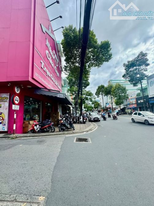 Cho thuê nhà góc 2 mặt tiền trung tâm cần thơ, ngang gần 9m, 1 trệt 2 lầu, vị trí đẹp - 3