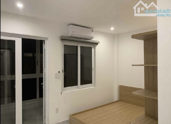 Lạc Long Quân, căn hộ dòng tiền, mới kính kong, thang máy, 1 nhà ra ô tô đỗ. Giá 10.8 tỷ - 3