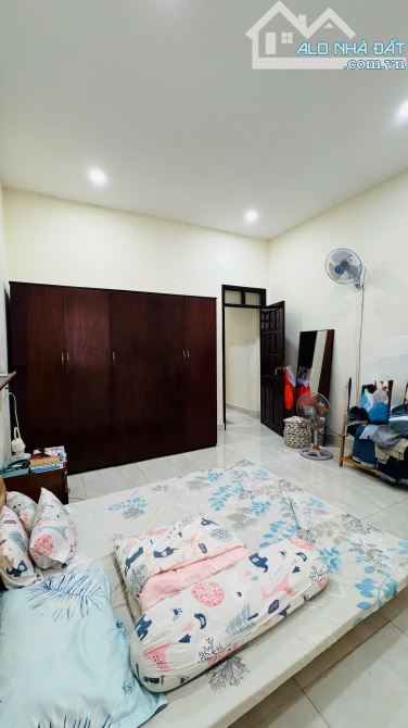 Quận 5 - 2 Mặt Hẻm - Xe Hơi LT - 43M - 3 Tầng BTCT - 3PN - Đang Cho Thuê - Nhỉnh 10 Tỷ - 3