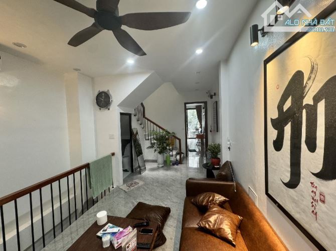Nhà Nguyễn Xiển,Phân lô - Ô tô tránh,vỉa hè - Gara ô tô - Nội thất đẹp - 50m - 5 tầng - 16 - 3