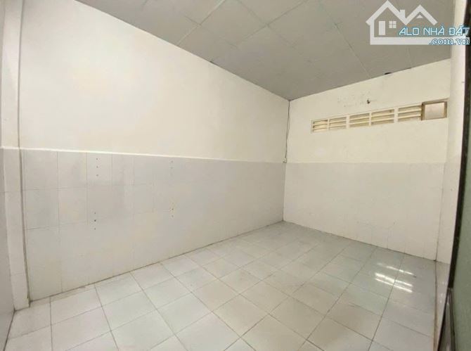 Kẹt Tiền Cần tiền bán nhanh Căn nhà cấp 4 kèm dãy trọ 178m2 Sổ Hồng Riêng 720triệu Bao Phí - 3
