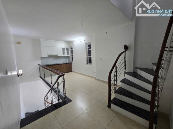 Mỹ Đình, Nhà đẹp ở ngay, Ô tô ba bước chân, DT 41m2 x 4 tầng, MT 3,8m, Giá nhỉnh 9 tỷ - 3
