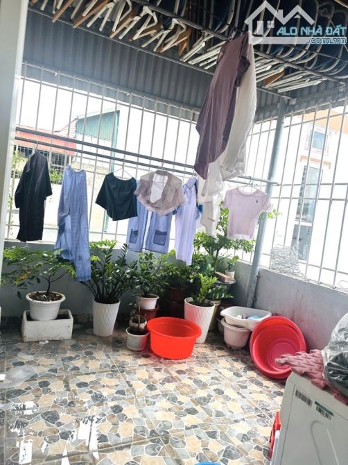 TRUNG TÂM CẦU GIẤY - 5 TẦNG DÂN XÂY – NGÕ THÔNG TỨ TUNG- Ô TÔ TRÁNH _ 5 TẦNG – 30M2 – 7,2 - 3