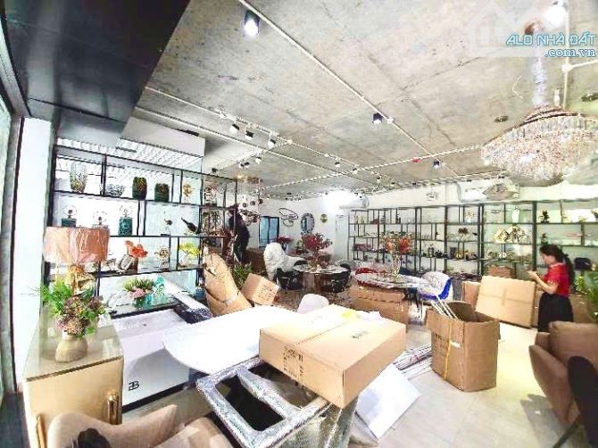 Bán TÒA BUILDING TÂY HỒ,siêu phẩm 220m 8 tầng tháng máy,hầm gara pccc đầy đủ. giá 110 tỷ