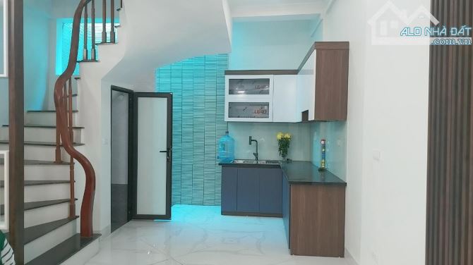 Bán nhà Trương Định, Giáp Nhị, 45m2 x 5 tầng mt 4.3m - Giá: 11.3 tỷ. - 3
