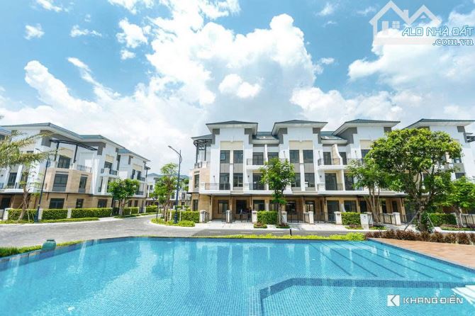 Chính chủ gửi bán nhà phố Verosa Park, Phú Hữu kế cận Q2, 5