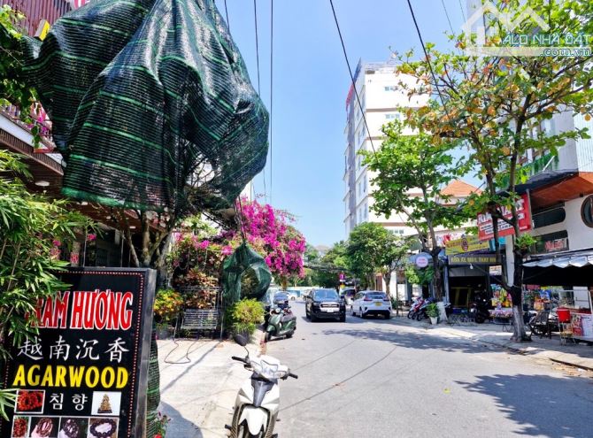 NHÀ ĐẸP KIÊN CỐ VÀO Ở NGAY - 3 TẦNG CHẾ LAN VIÊN – NGAY BÃI TẮM BIỂN – 105M2 - HÀNG F0 - 3
