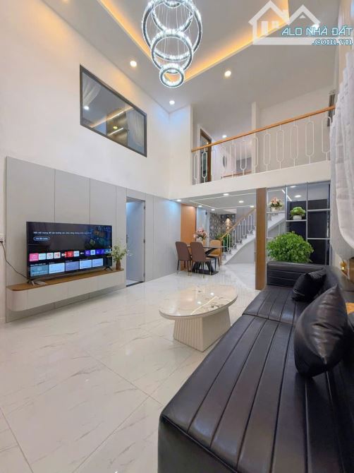 Nhà mới Nguyễn Chí Thanh - MT ngang 6m3 - nhà đẹp ngay đầu kiệt như hình - 3