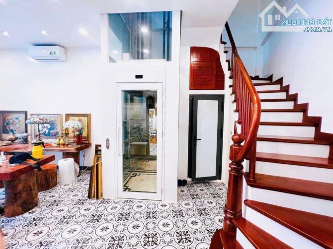 MẶT PHỐ MINH KHAI 40m2/ 5 TẦNG - THANG MÁY - VỈA HÈ ĐÁ BÓNG - 21 TỶ CÓ TL VỚI CHỦ NHÀ - 3