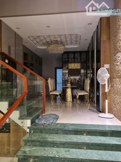NHÀ 3Tầng cho thuê 25 triêu/th. đường Dương Bá Trạc, ngay Đh Ngoại Ngữ. GIÁ 8.3 tỷ TL - 3