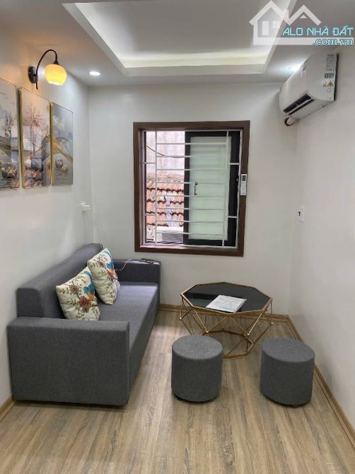Bán nhà 5 tầng, diện tích 21m2 phố Yên Lãng, ngõ thông. Trung tâm quận Đống Đa giá 3,85 tỷ - 3