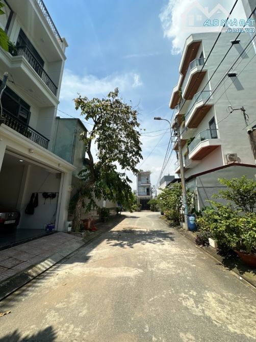 HƠN 5TY NHÀ 1 TRỆT 3 LẦU MỚI XÂY – FULL NỘI THẤT CAO CẤP – VIEW SÔNG & VINHOMES - 3