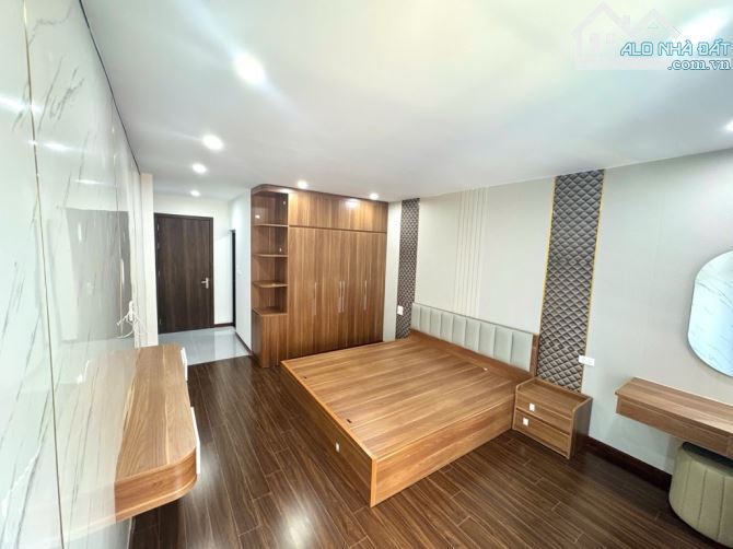 Bán nhà Ngọc Thụy gần trường Việt Pháp, 42m2, 6T lô góc, thang máy, gara ô tô, chỉ 11 tỷ - 3