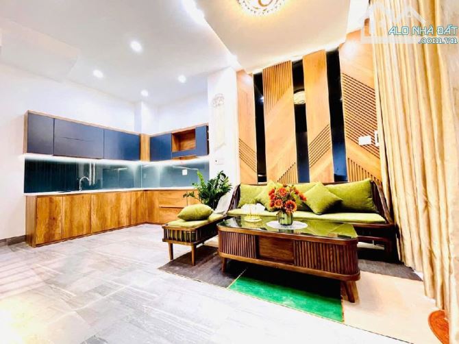 Nhà đẹp 3 tầng- kiệt Trần Cao Vân- cách đường chính 10m- giá nhỉnh 4 tỷ - 3