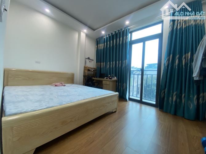 Bán nhà lô góc Tây Sơn gần phố, tặng nội thất, 44m2, 4.2mMT, giá 8.5 tỷ - 3