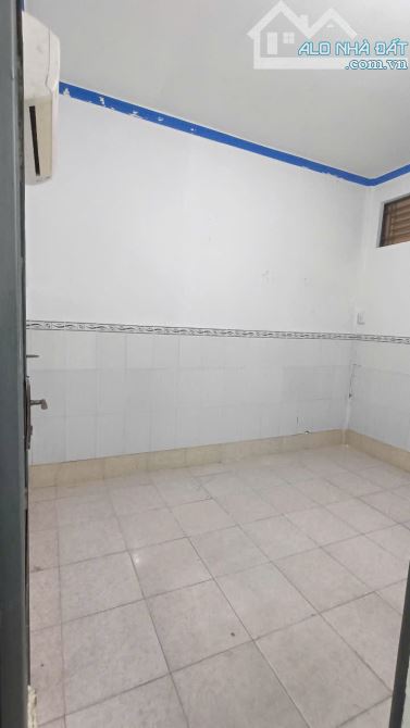 🏡🏡Chủ gửi :Nhà 4 triệu 2 phòng ngủ có máy lạnh ô tô tới nhà - 3