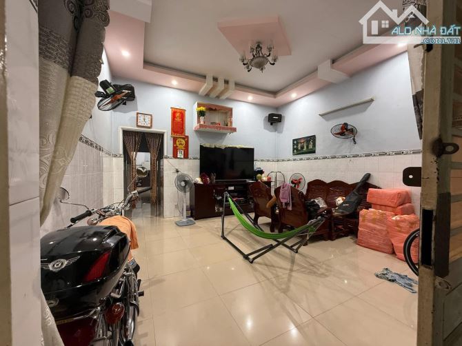 Chủ đi Mỹ cần bán gấp nhà 5x25 gần ngay trường Nguyễn Hiền chỉ 2ti390 - 3