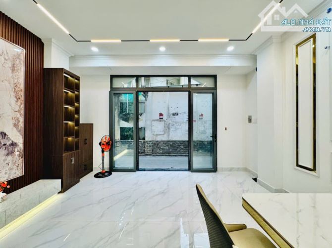 Bán nhà hẻm xe hơi sau lưng căn mặt tiền đường Nguyễn Du,P.7, 5 x 8, 4 tầng giá 6.92 tỷ tl - 3