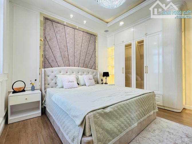 Bán biệt thự 6PN, 7WC đường Đặng Thùy Trâm,  Bình Thạnh, HCM , 15x16 ,240m2, 31,5 tỷ - 3